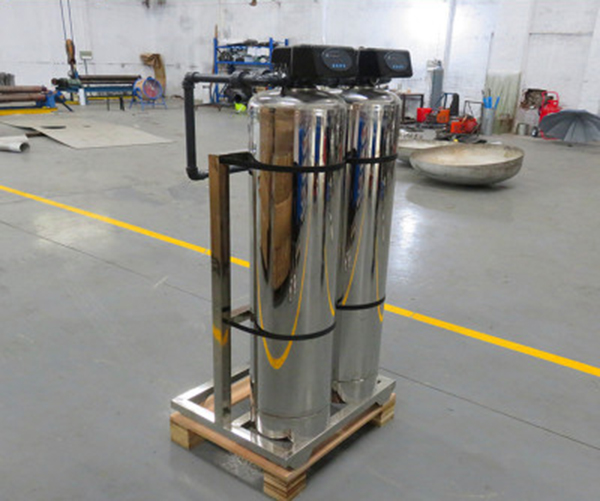 仿玻璃鋼過濾器為什么能成為涂料生產(chǎn)中雜質(zhì)過濾重要設(shè)備